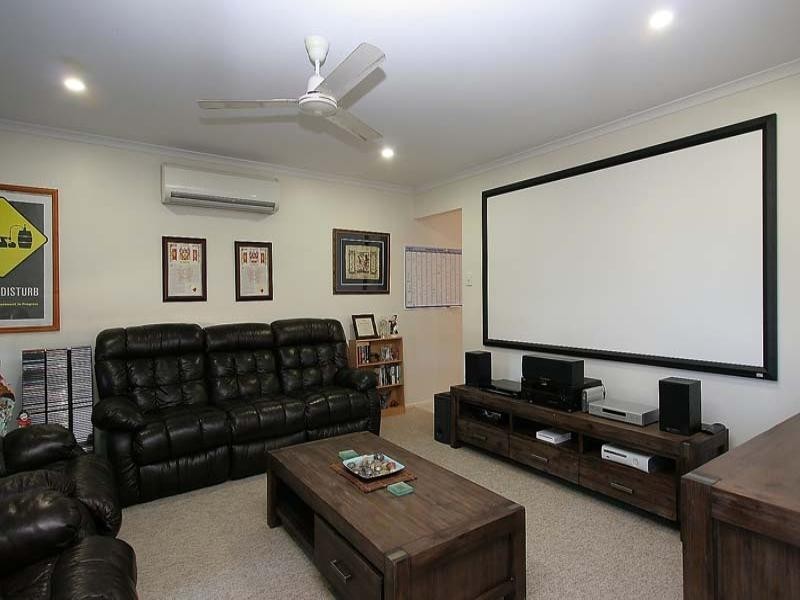 18 Eva Parade, Glenella QLD 4740
