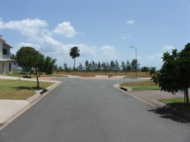 7 Turtle Place, Blacks Beach QLD 4740