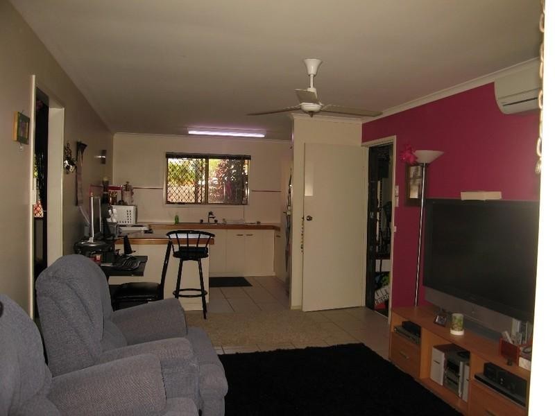 2/37 Napier Street, South Mackay QLD 4740