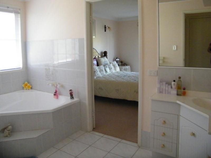 17 Hayman Court, Bucasia QLD 4750