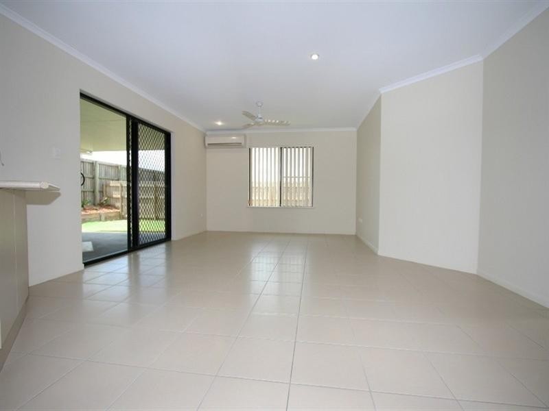 28 Woden Crescent, Ooralea QLD 4740