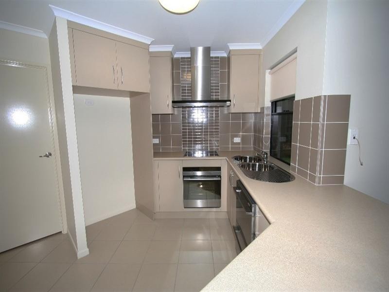 28 Woden Crescent, Ooralea QLD 4740