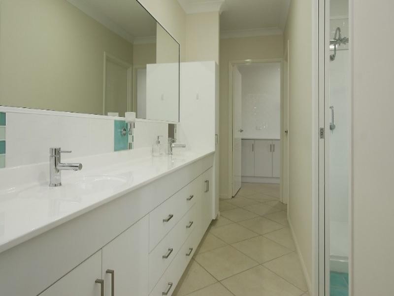 67 Cinnamon Drive, Glenella QLD 4740