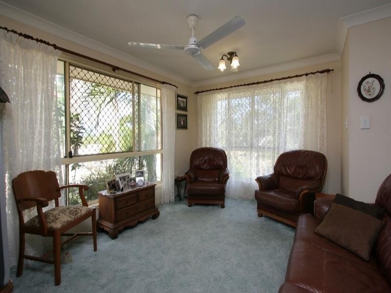 27 Denham Crescent, Rural View QLD 4740