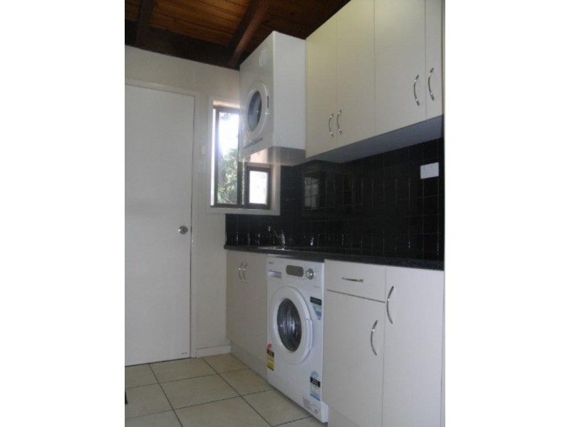 11 McReady Street, Rural View QLD 4740