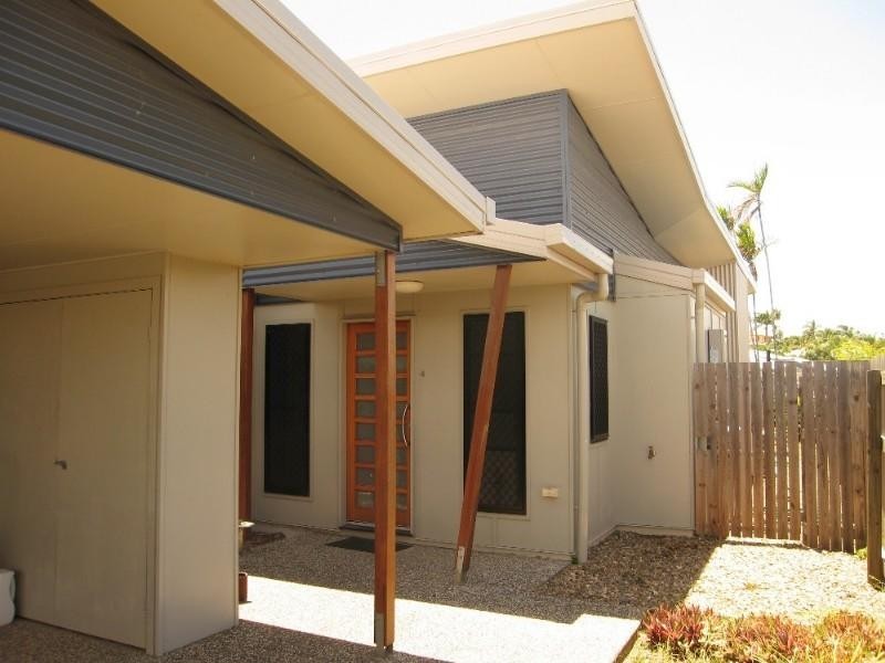 4/36 Slater Avenue, Blacks Beach QLD 4740