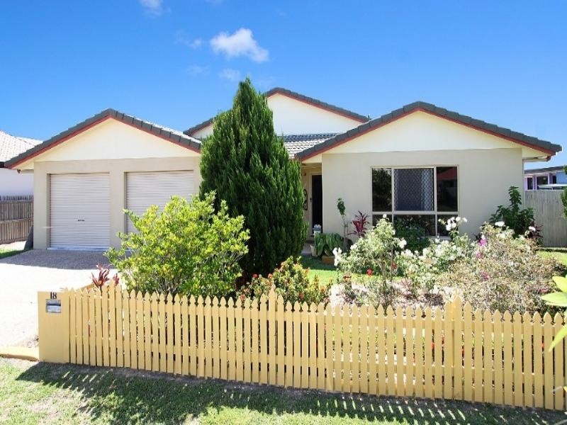 18 Victor Avenue, Glenella QLD 4740