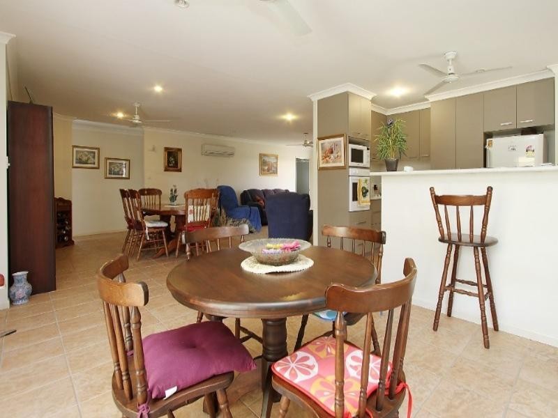 18 Victor Avenue, Glenella QLD 4740