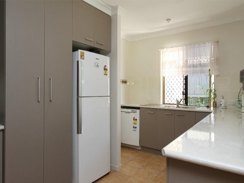 18 Victor Avenue, Glenella QLD 4740