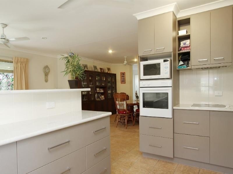 18 Victor Avenue, Glenella QLD 4740