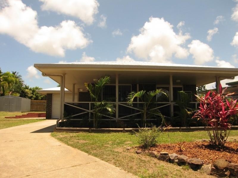 11 Kristy Crescent, Eimeo QLD 4740