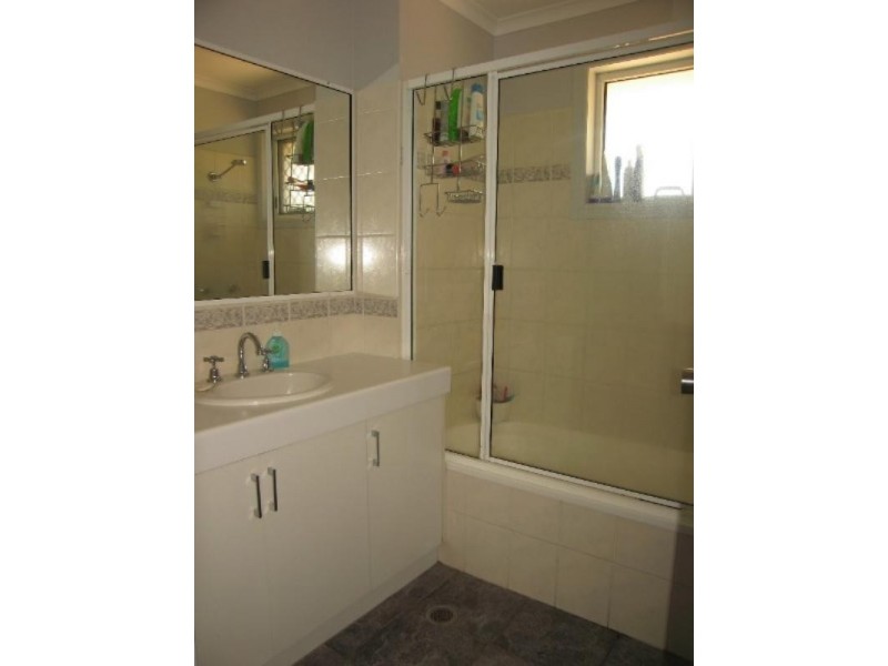 11 Kristy Crescent, Eimeo QLD 4740