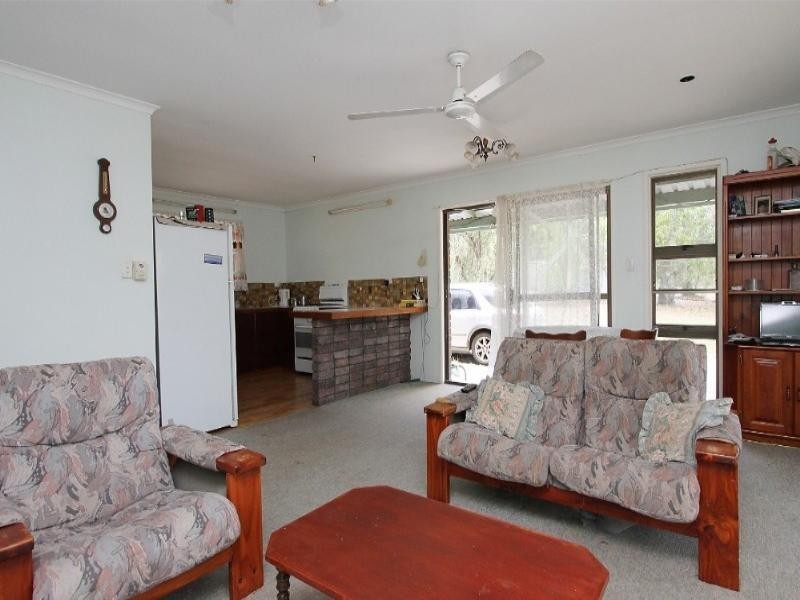 8 Windsor Drive, Hay Point QLD 4740