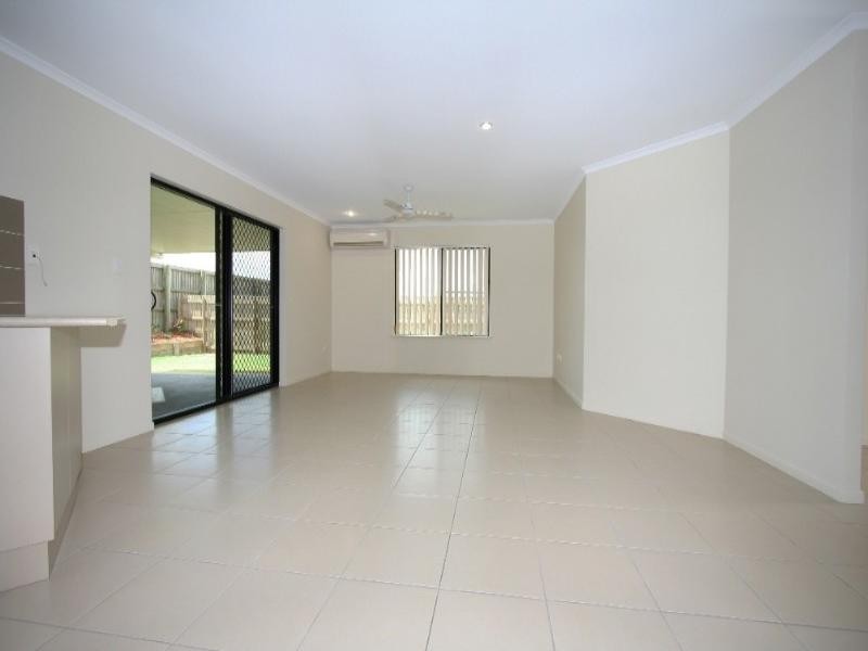 28 Woden Crescent, Ooralea QLD 4740