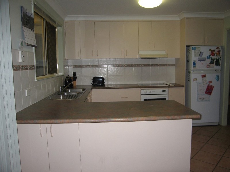 55 Pioneer Street, Glenella QLD 4740