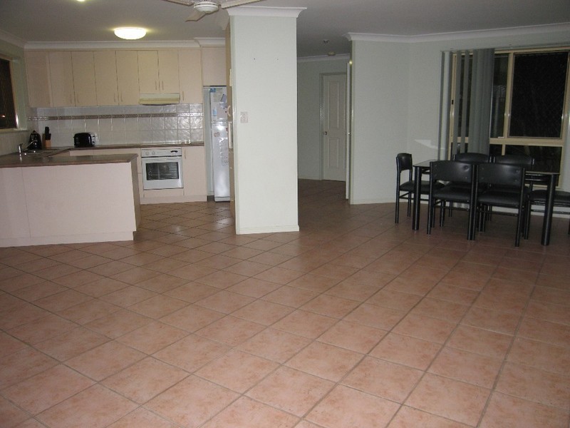 55 Pioneer Street, Glenella QLD 4740