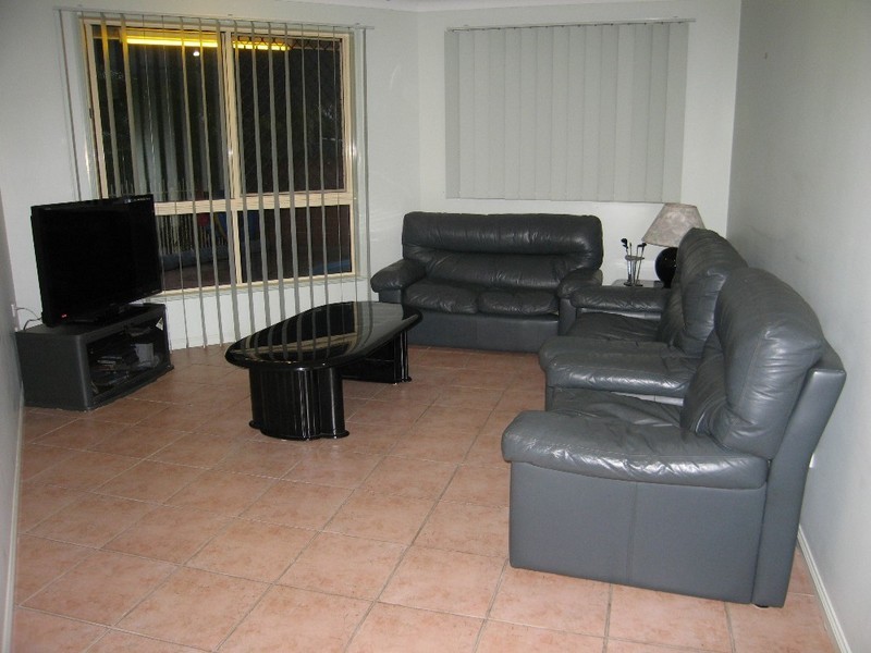 55 Pioneer Street, Glenella QLD 4740