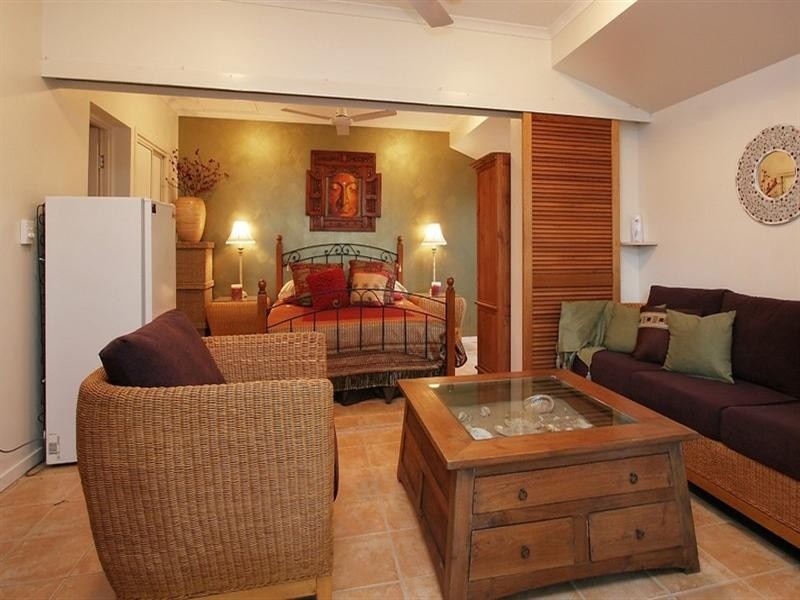 15/2 Beach Road, Dolphin Heads QLD 4740