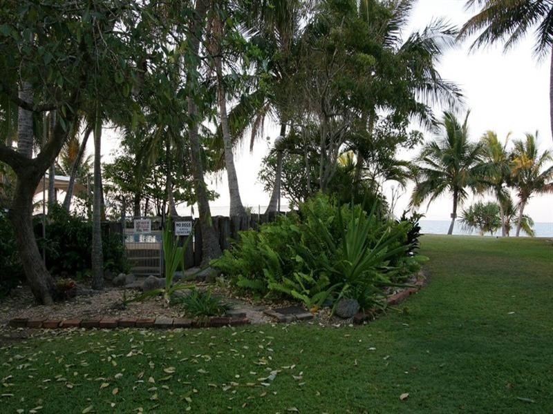 15/2 Beach Road, Dolphin Heads QLD 4740