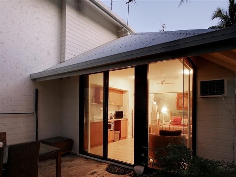 15/2 Beach Road, Dolphin Heads QLD 4740