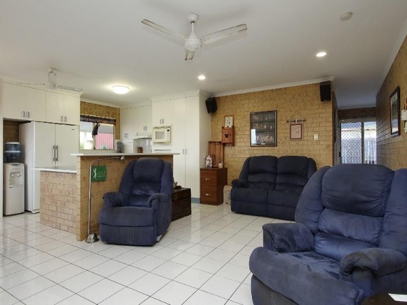 2 John Oxley Avenue, Rural View QLD 4740