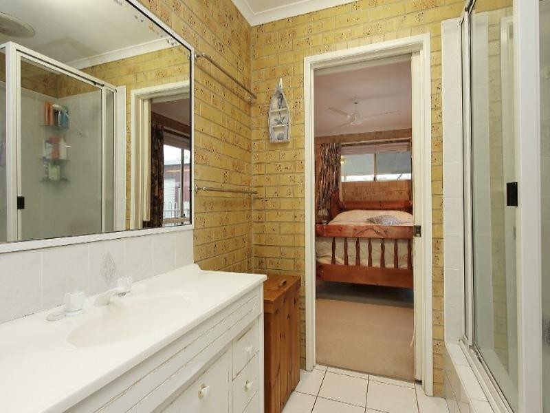 2 John Oxley Avenue, Rural View QLD 4740