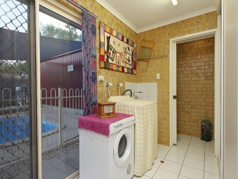 2 John Oxley Avenue, Rural View QLD 4740