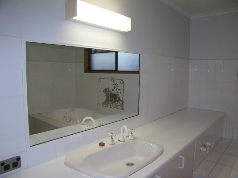 42 Bernborough Avenue, Ooralea QLD 4740