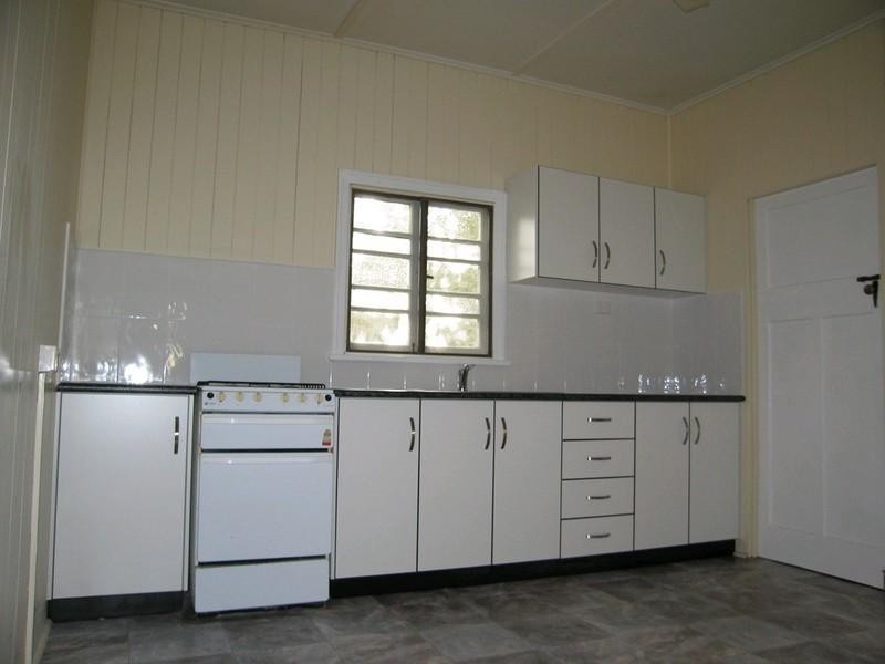 16 Meadow Street, North Mackay QLD 4740