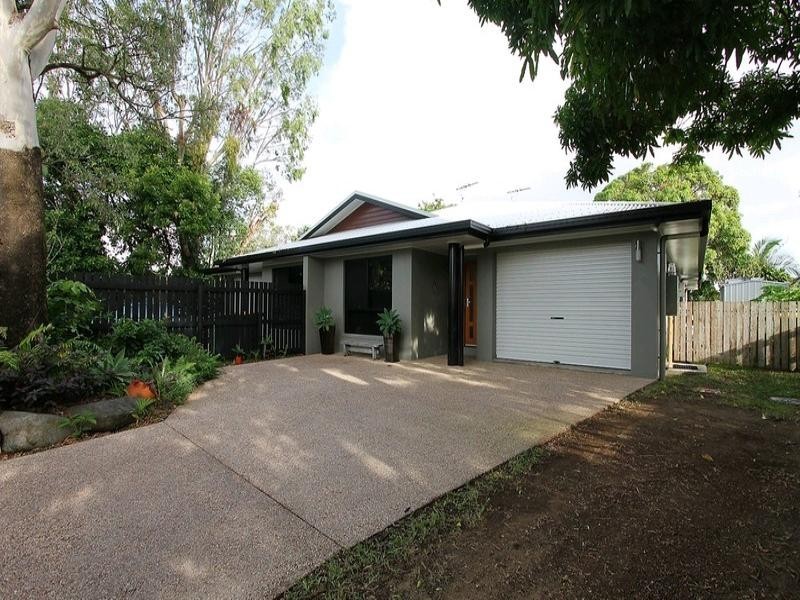 2/1 Quail Street, Slade Point QLD 4740