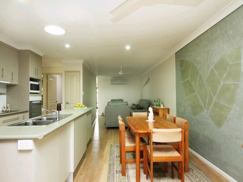 2/1 Quail Street, Slade Point QLD 4740