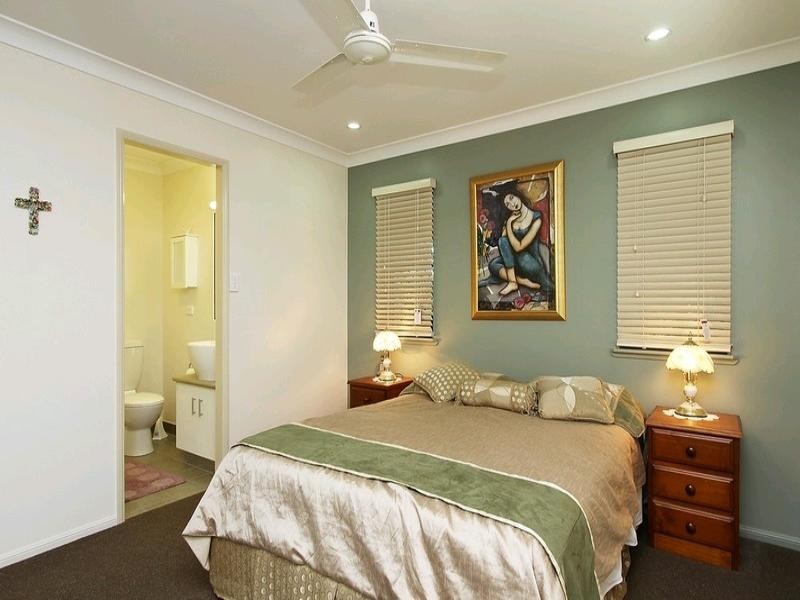 2/1 Quail Street, Slade Point QLD 4740