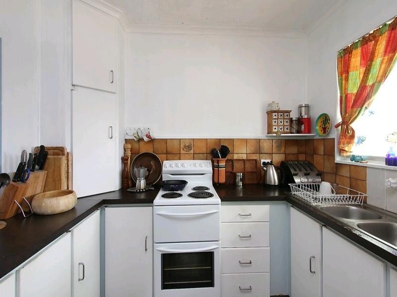 15 Crane Street, Slade Point QLD 4740