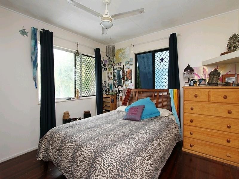 15 Crane Street, Slade Point QLD 4740