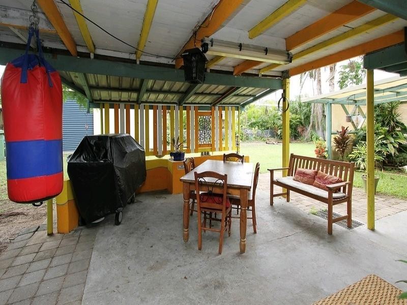 15 Crane Street, Slade Point QLD 4740