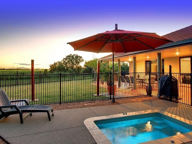 19 Francey Drive, Glenella QLD 4740