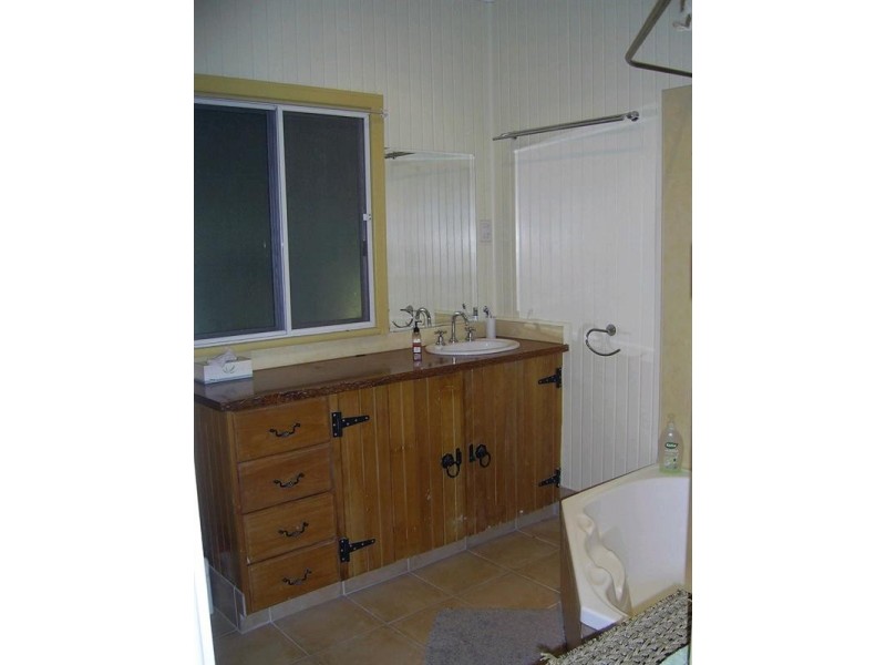 39 Holland Street, West Mackay QLD 4740