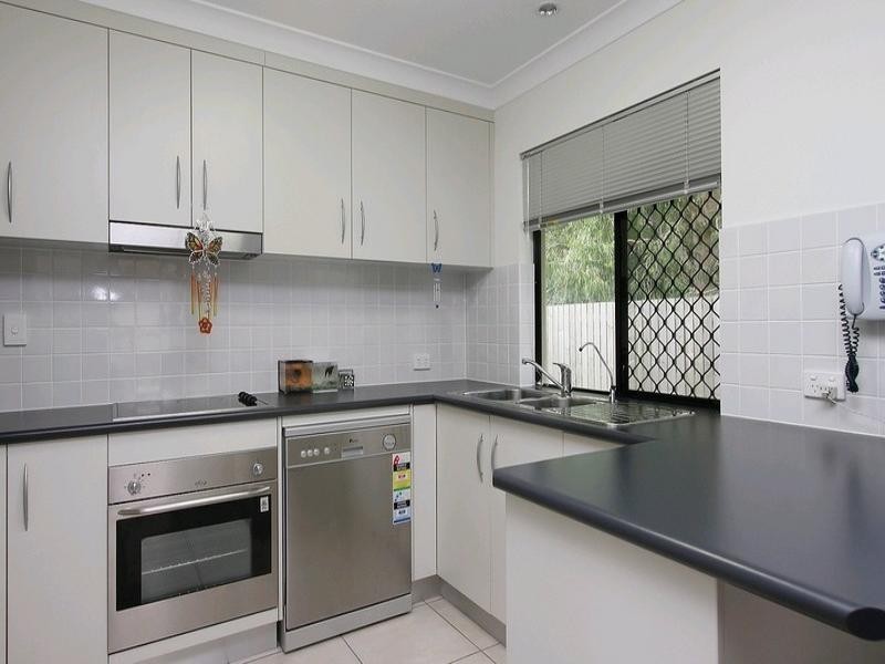 2/11 Tramontana Street, Andergrove QLD 4740