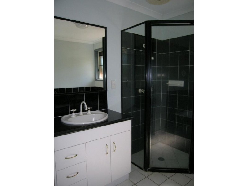 15 Freeman Avenue, Slade Point QLD 4740