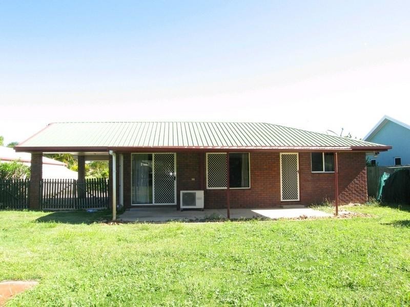 15 Freeman Avenue, Slade Point QLD 4740