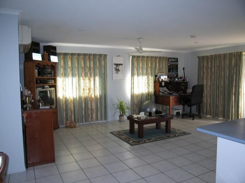 9 Alison Street, Slade Point QLD 4740