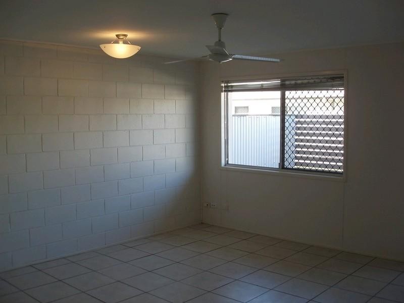 2/8 Petersen Street, North Mackay QLD 4740