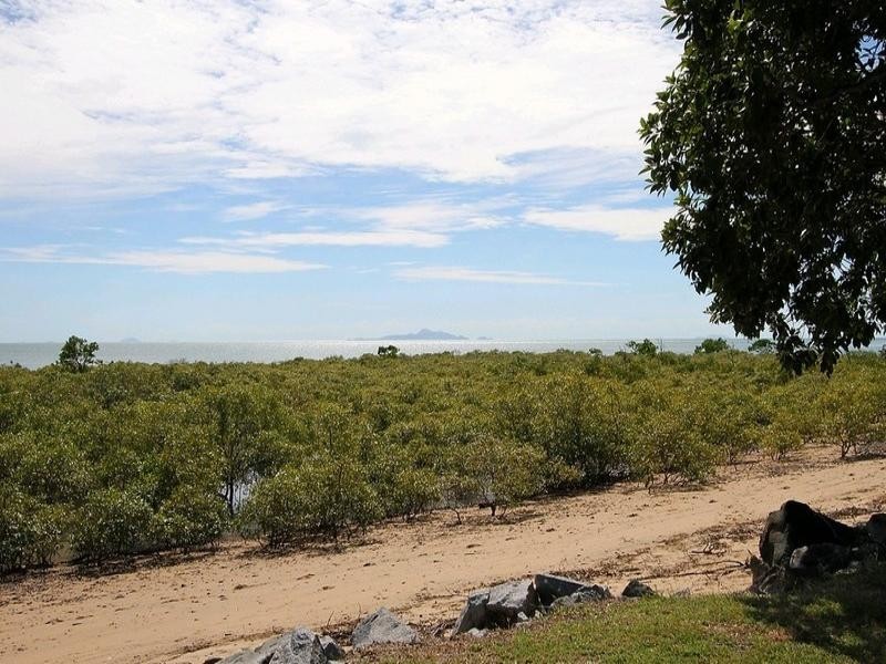 16 Brolga Street, Slade Point QLD 4740