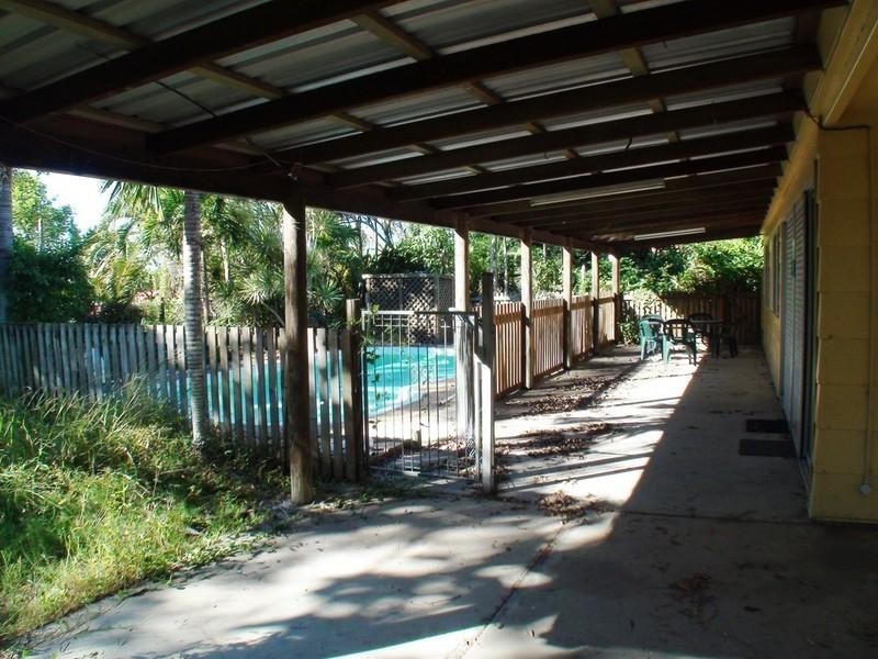 6 Woodlands Drive, Eimeo QLD 4740