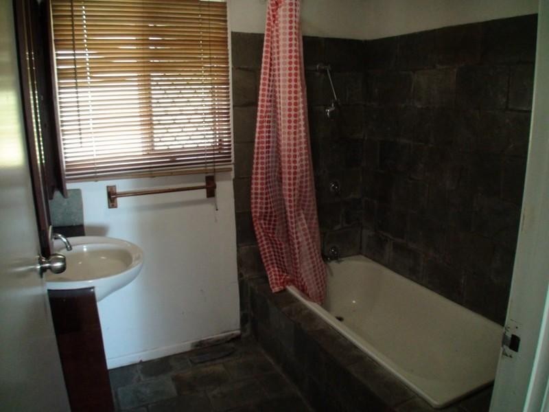 6 Woodlands Drive, Eimeo QLD 4740