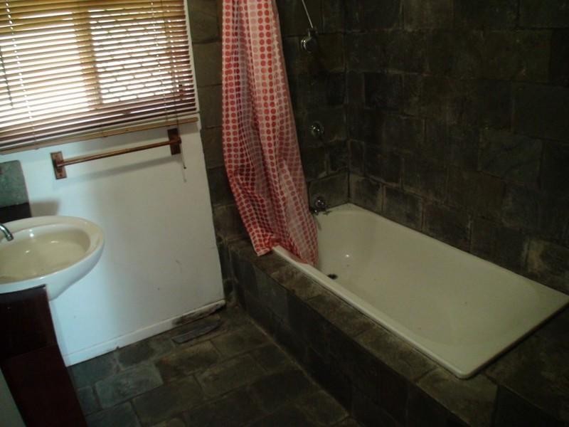 6 Woodlands Drive, Eimeo QLD 4740