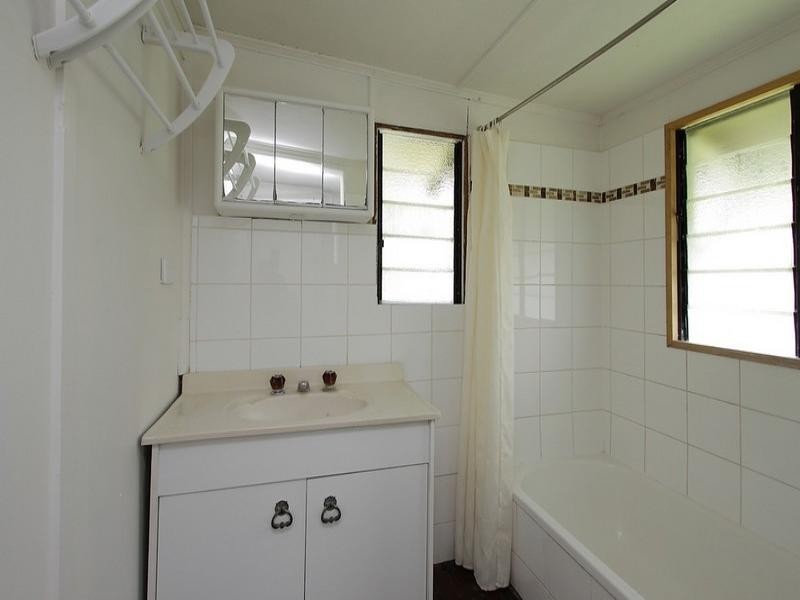 11 Bell Street, Sarina QLD 4737