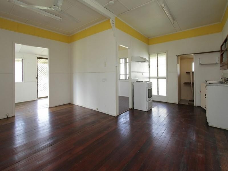 11 Bell Street, Sarina QLD 4737