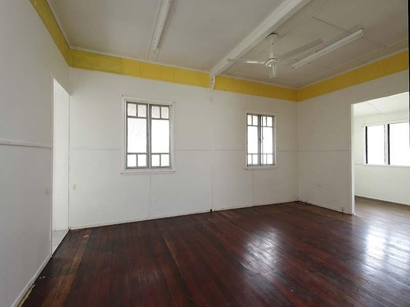 11 Bell Street, Sarina QLD 4737