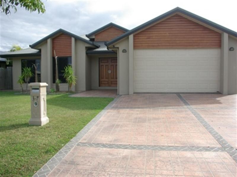 37 Wheeler Drive, Glenella QLD 4740
